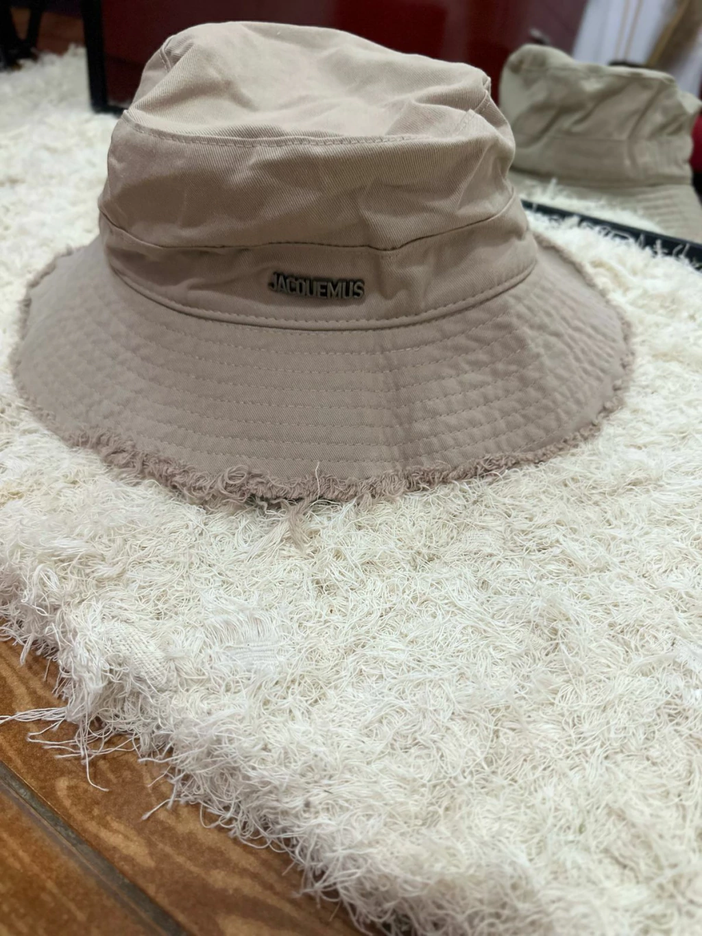 Piluso jacquemus beige oscuro