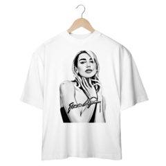 Camiseta Oversized Dua Lipa Contour P&B na internet