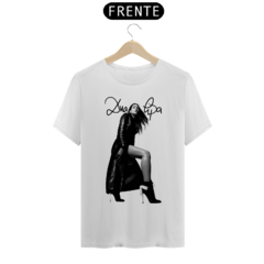 Camiseta Dua Lipa GQ Diva P&B na internet