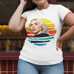 Camiseta Plus Size Lady Gaga Sol de Janeiro na internet