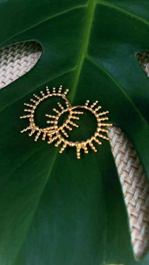 brinco argola sol pontilhado