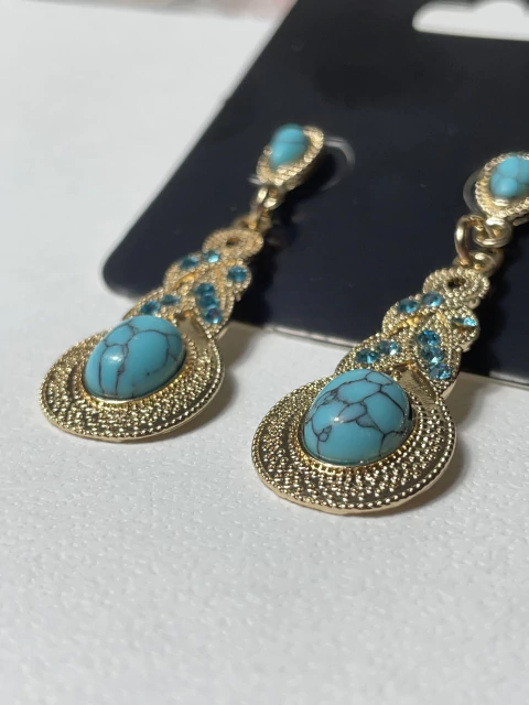 brinco dourado pedra turquesa