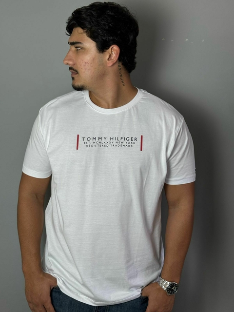Camiseta Tommy Hilfiger Estampada "Tommy Hilfiger" Branca