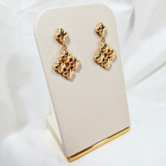 1285 - Brinco Minimalista Biju Dourado - Losango - comprar online