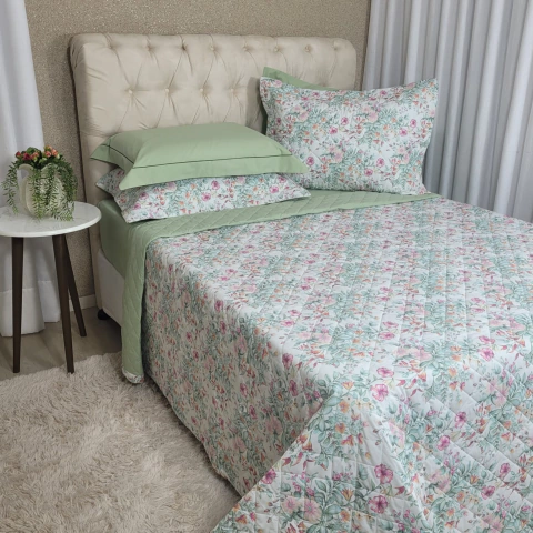 KIT 6 PEÇAS QUEEN PERCAL 230 FIOS 100% ALGODÃO - COBRE-LEITO HIBISCO E JOGO DE LENÇOL EM TOM VERDE MENTA - comprar online