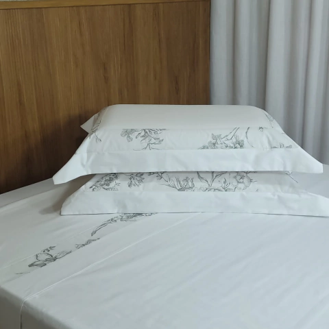 JOGO DE LENÇOL QUEEN 4 PEÇAS PERCAL 200 FIOS 100% ALGODÃO - BRANCO C/ BARRADO EM MUSGO IMPERIAL - comprar online