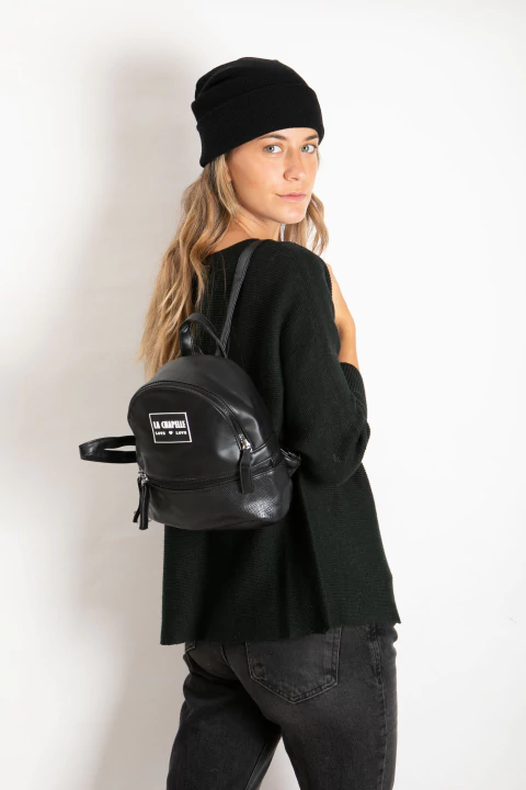 Mochila chica de PU con estampa reptil y cierre metálico - comprar online