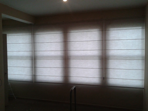 Cortina Persiana Romana Translucida 1,60 L X 1,40 A Pronta - comprar online