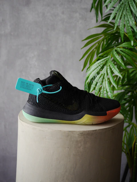 Kyrie 3 Black colors - comprar en línea