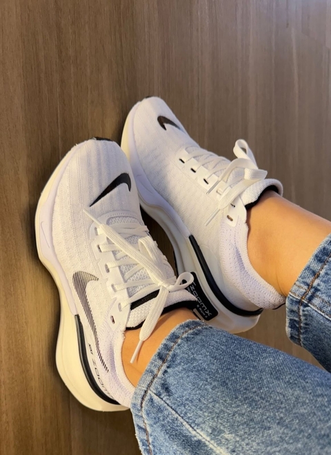 Tênis Nike Air Zoom Masculino/Feminino - Branco/Preto