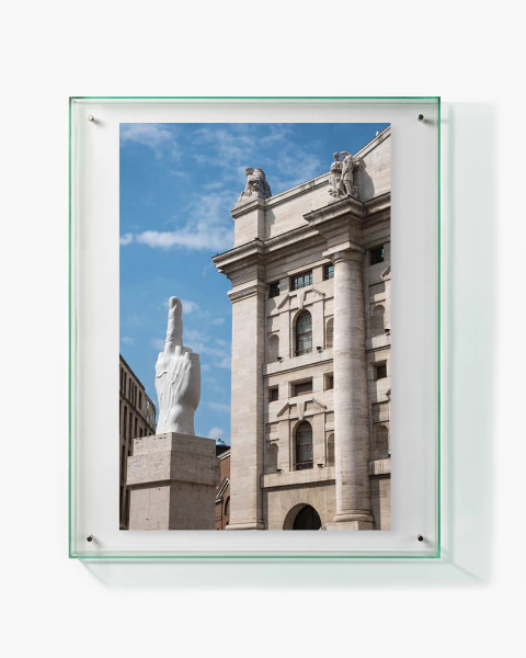 Monumento al Fuck You! - Milán: escenas urbanas - comprar online