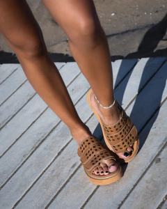 Art.03.950 - Las Juanas calzados