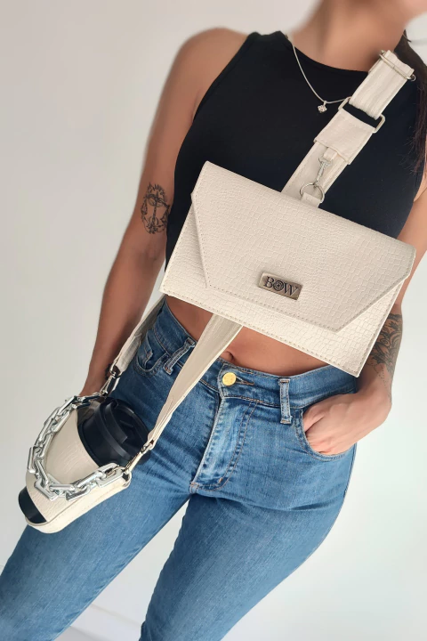 Cartera Summit color hueso boa con portavaso herrajes plateados - comprar online