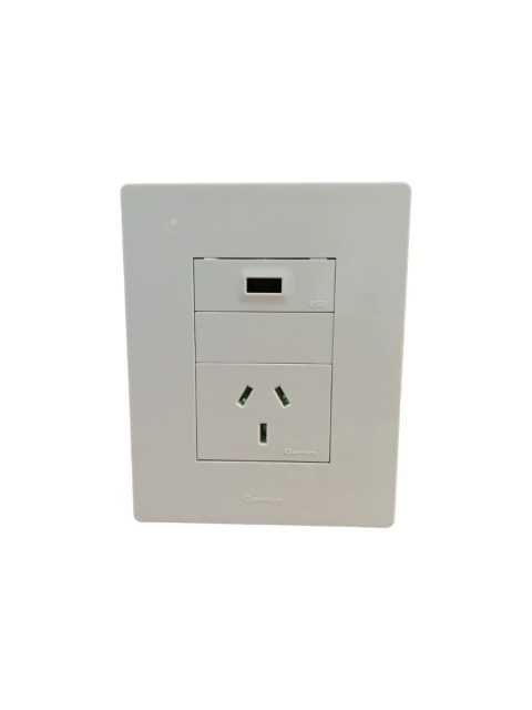 LLAVE ARMADA TOMACORRIENTE 10A + TOMA USB SIMPLE BLANCO BAUHAUS + TAPA ARTE BLANCO DISTANCIADOR BLANCO