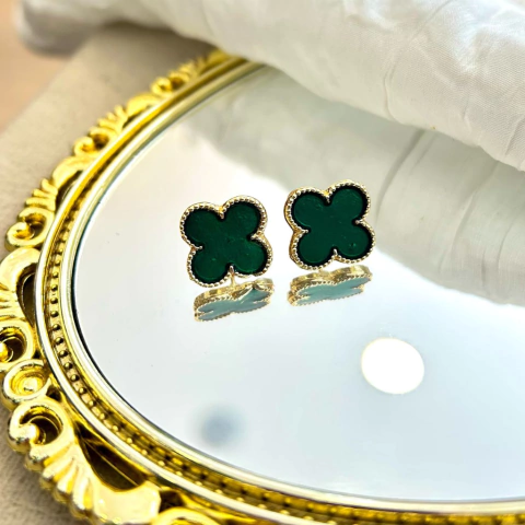 Brinco Trevo Verde - Folheado a Verniz e Ouro 18K
