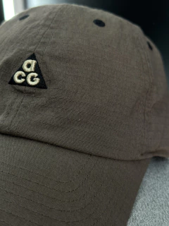 Boné Nike ACG Marrom - comprar online