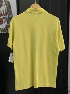 Polo Lacoste Amarela na internet