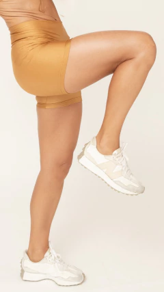 Short Básico Caramelo na internet
