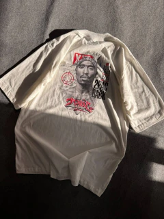 Camiseta Over 2Pac Legacy na internet