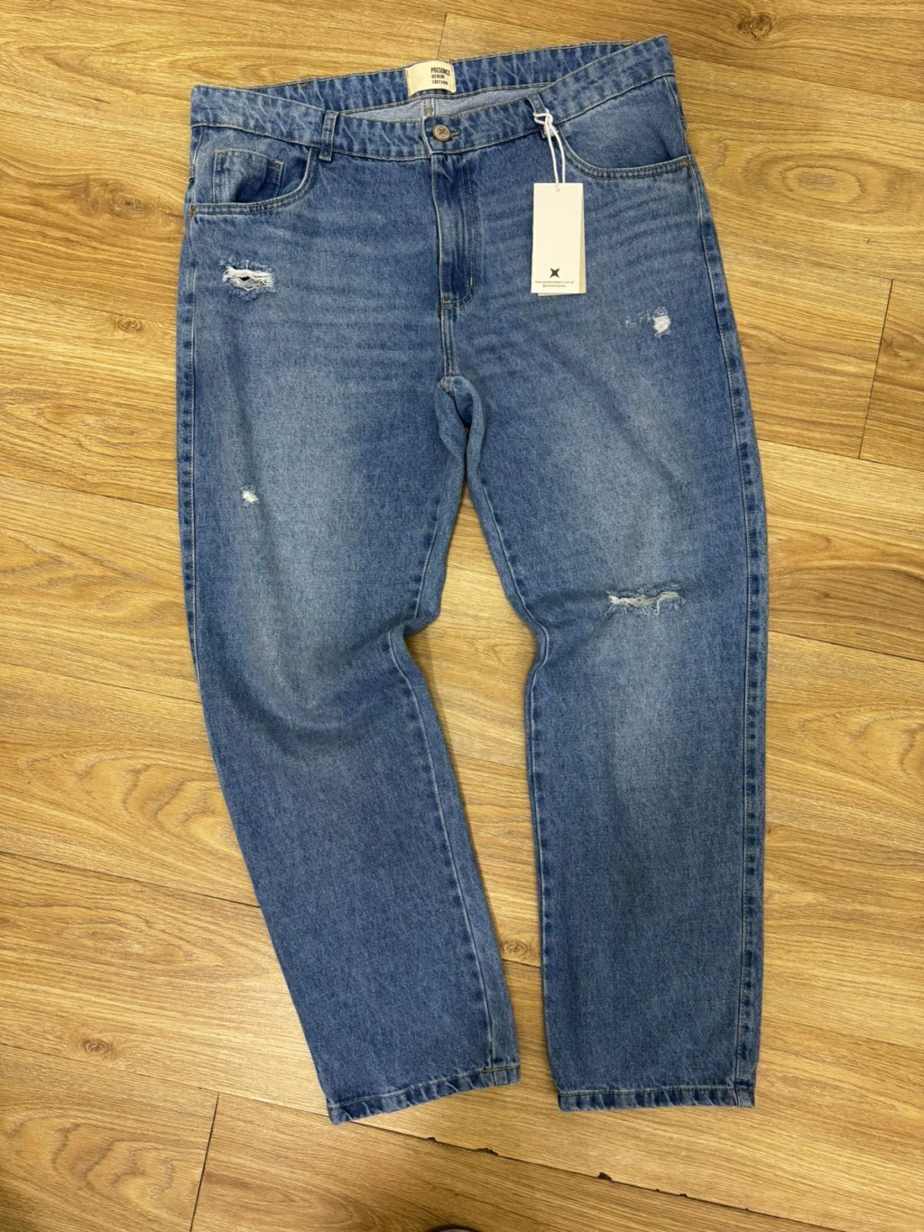 CALÇA RETA BASIC DESTROYED