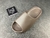 Adidas Yeezy Slide Soot na internet
