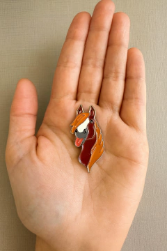 Pin Cavalinho Fofo Mostrando a Língua – Maria Petiti - loja online