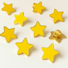 Imagem do Pin Estrela Amarela – Maria Petiti