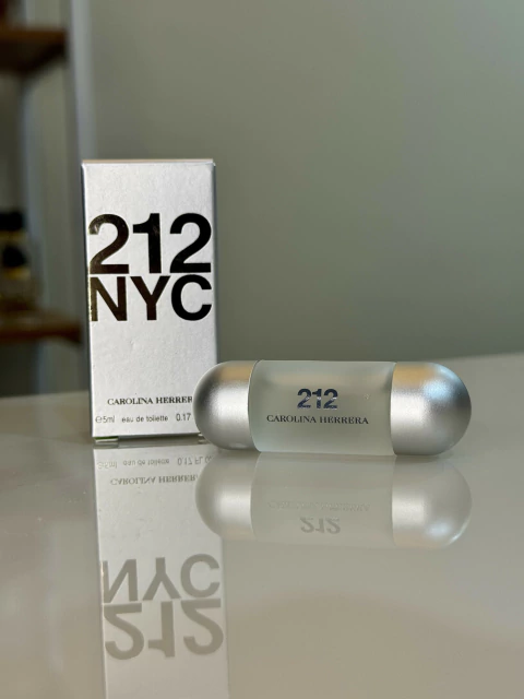 Miniatura 212 NYC 5ml - Carolina Herrera - comprar online
