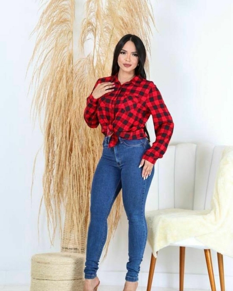 Camisa Xadrez Feminina Vermelha em Viscolinho com Botões e Bolso – P, M e G
