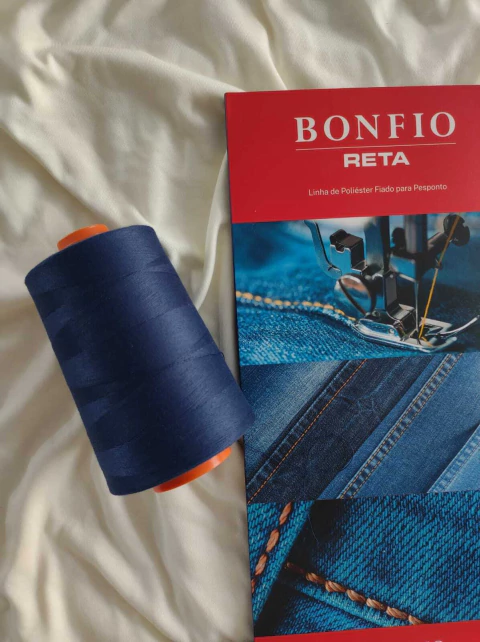 Linha Reta Bonfio Cor Azul Marinho 275 C80 T80 – 100% Poliéster Tex 40 | Carretel com 5000m