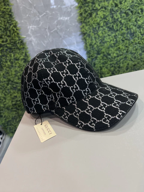 Boné Gucci preto brilho importado