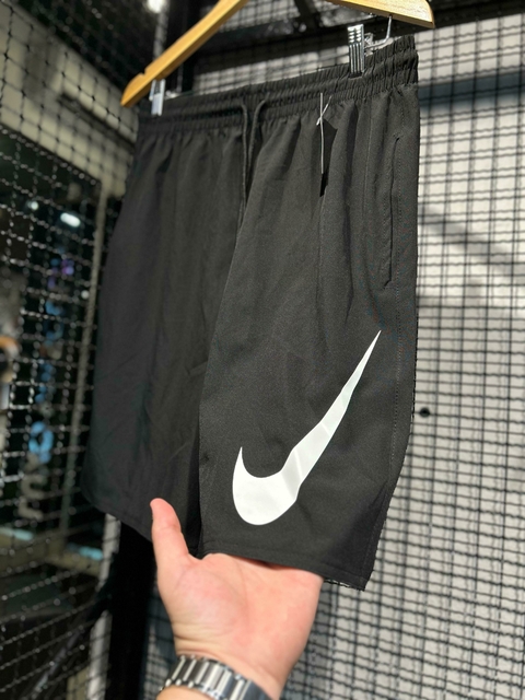 Bermuda Nike Logo Black - comprar online