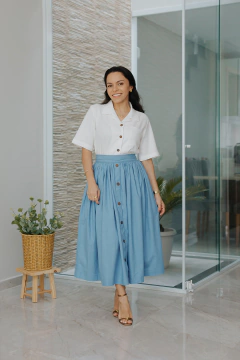 Saia Cervo Midi Azul Claro - Quiprocó Rouparia | Moda feminina autoral e modesta