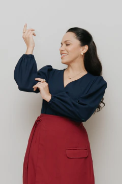 Camisa Transpassada Enlace Marinho - Quiprocó Rouparia | Moda feminina autoral e modesta