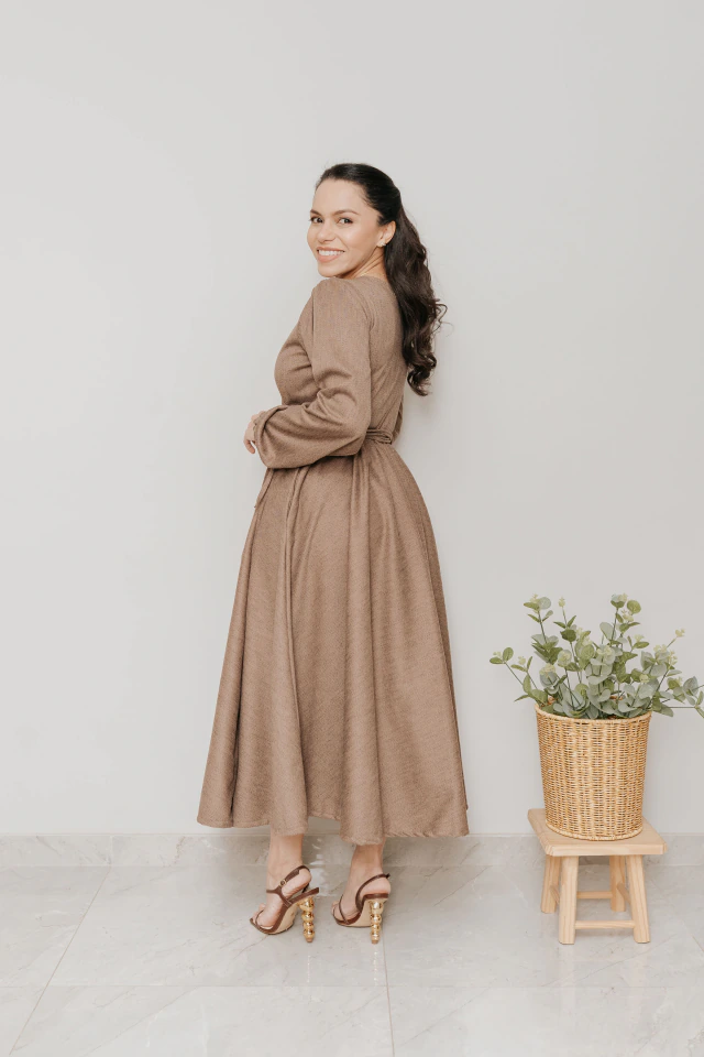 Vestido Transpassado Sementeira Lã Batida Marrom - Quiprocó Rouparia | Moda feminina autoral e modesta