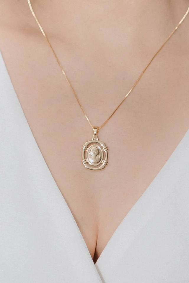 Colar Camafeu na internet