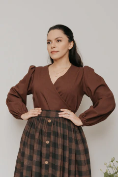 Camisa Transpassada Enlace Marrom Café - Quiprocó Rouparia | Moda feminina autoral e modesta