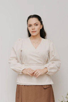 Camisa Transpassada Enlace Bege - comprar online