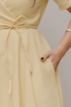 Imagem do Vestido Transpassado Sementeira Amarelo Manteiga