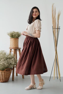 Saia Cervo Midi Marrom Café - Quiprocó Rouparia | Moda feminina autoral e modesta