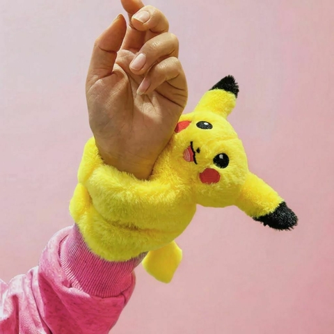 Peluche muñequera Pikachu
