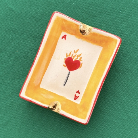 Cinzeiro Heart on Fire