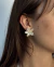 Brinco Flor Perolado Banho Ouro - Concept Aurorean