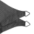 Su diseño triangular con medidas de 3 m × 4 m × 4,9 m permite adaptarse fácilmente a distintos puntos de anclaje, generando una sombra amplia y estilizada.