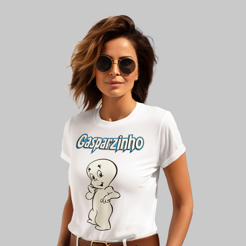 Camiseta feminina com estampa do personagem Gasparzinho, o fantasminha camarada.