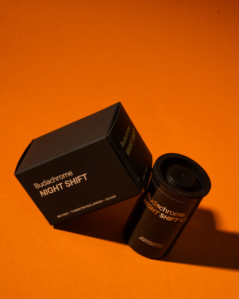 Budachrome Night Shift - Película a Color C41 35mm 36exp -