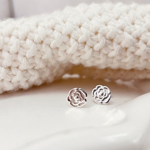 Brinco Mini Flor - Banhado Prata 925 - Antialérgico