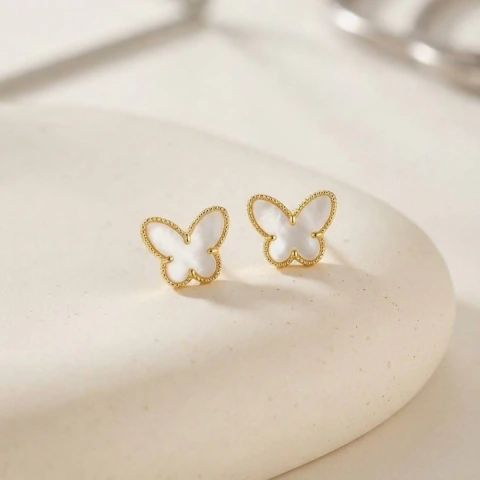 Brinco Borboleta Branco - Banhado Ouro 18k - Antialérgico