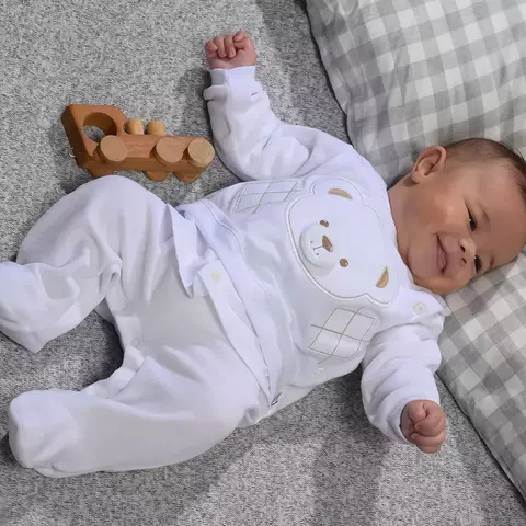 Macacão Bebê Longo Branco Com Bordado De Ursinho Upi Uli