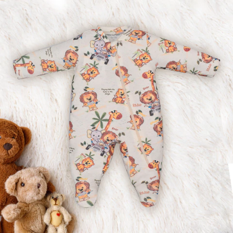 Macacão Suedine Bebê Menino Estampa Safari Marfim Upi Uli